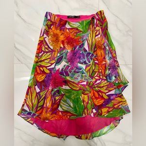 Multicolor Ralph Lauren Skirt size 8Petite (like regular M). Light wear.